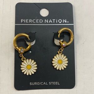 Spencer's Gold and White Daisy Earrings